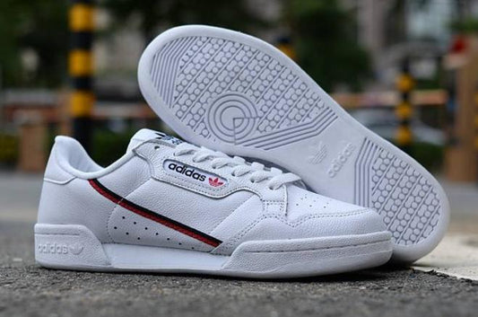 Les baskets Adidas Continental allient performance  et style intemporel.

Leur silhouette élégante.pas cher.le moins cher.