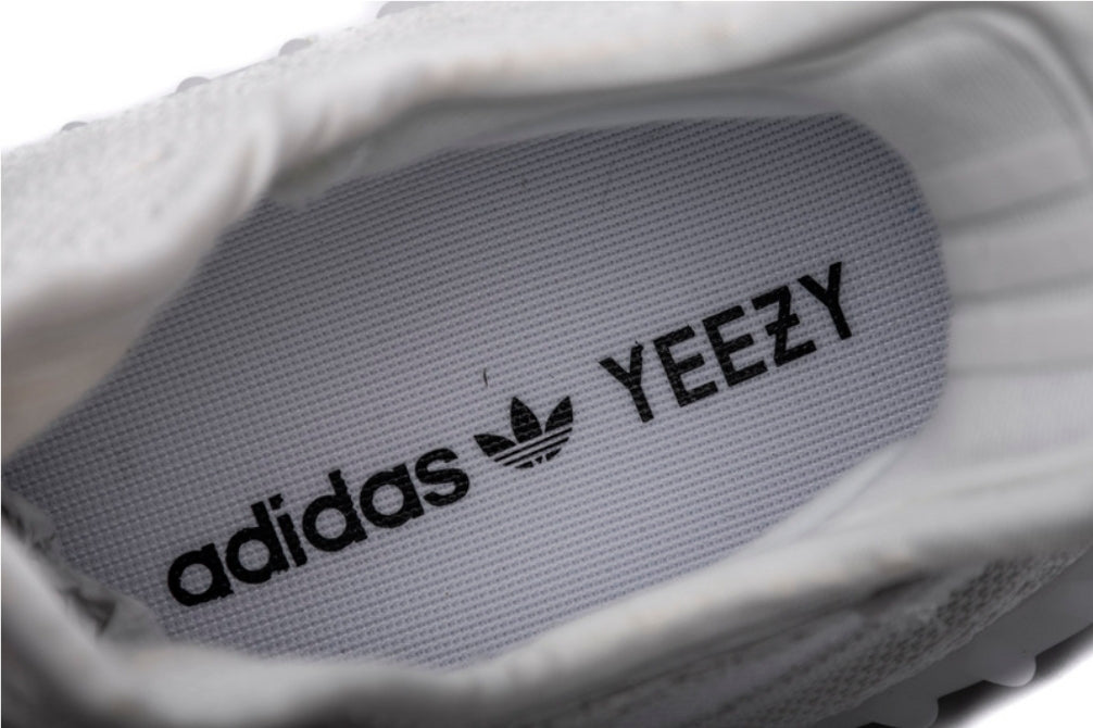 Les baskets Adidas Yeezy 350 sont une fusion parfaite de style emblématique et de confort exceptionnel.

 design distinctif pas cher. Le moins cher.
