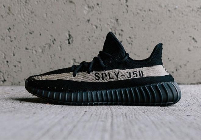 Les  Adidas Yeezy 350 Boost V2 Mono Mist Femme ,  entre Adidas et Kanye West, sont emblématiques pour leur design innovant et leur confort inégalé.