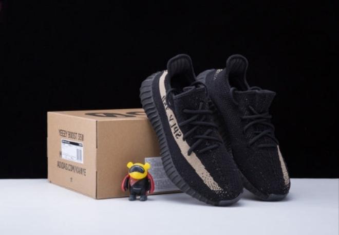 Les  Adidas Yeezy 350 Boost V2 Mono Mist Femme ,  entre Adidas et Kanye West, sont emblématiques pour leur design innovant et leur confort inégalé.