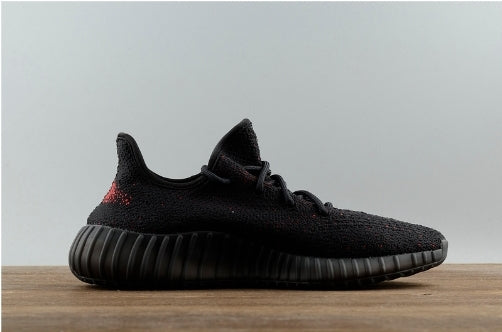 Les  Adidas Yeezy 350 Boost V2 Mono Mist Femme ,  entre Adidas et Kanye West, sont emblématiques pour leur design innovant et leur confort inégalé.