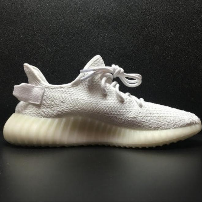 Les  Adidas Yeezy 350 Boost V2 Mono Mist Femme ,  entre Adidas et Kanye West, sont emblématiques pour leur design innovant et leur confort inégalé.