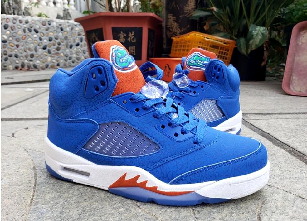 Les baskets Air Jordan 5 offrent un style audacieux et une performance exceptionnelle. leur design unique emblématique. Pas cher. Le moins cher. 
