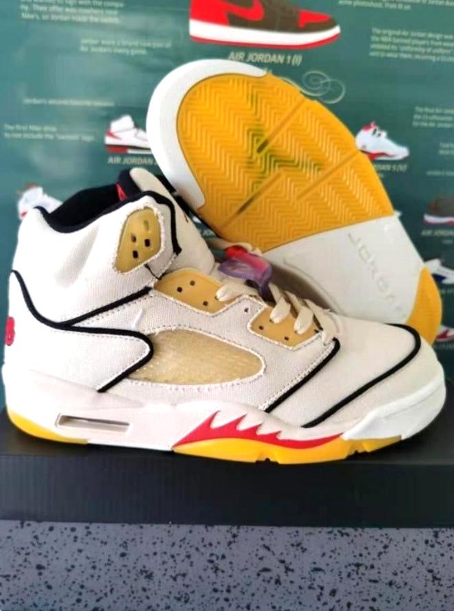 Les baskets Air Jordan 5 offrent un style audacieux et une performance exceptionnelle. leur design unique emblématique. Pas cher. Le moins cher. 