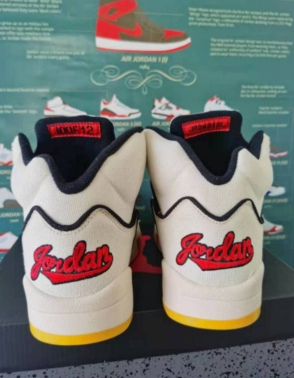 Les baskets Air Jordan 5 offrent un style audacieux et une performance exceptionnelle. leur design unique emblématique. Pas cher. Le moins cher. 
