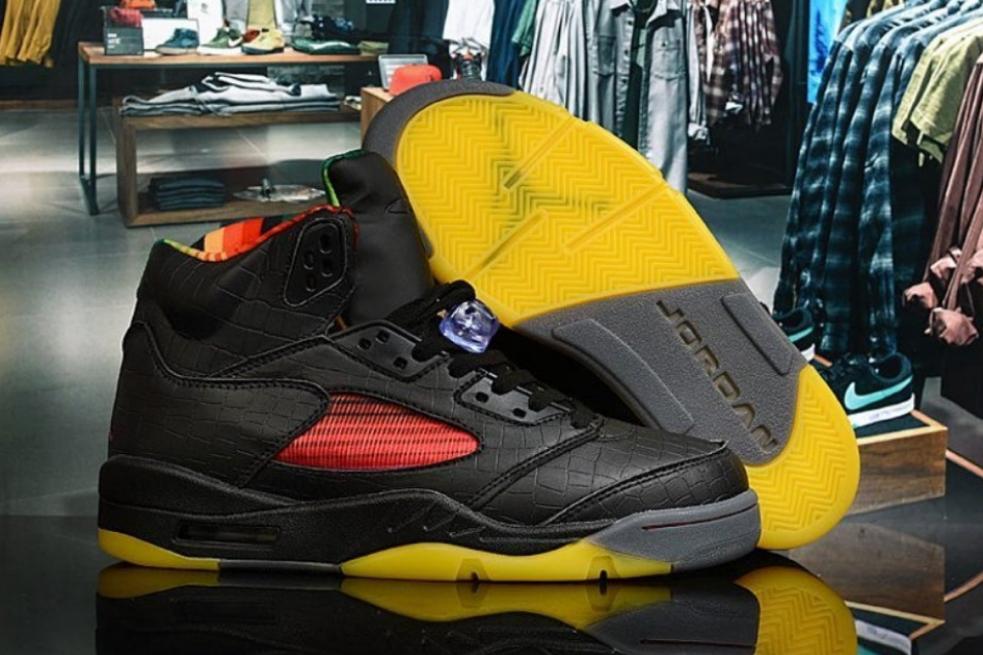 Les baskets Air Jordan 5 offrent un style audacieux et une performance exceptionnelle. leur design unique emblématique. Pas cher. Le moins cher. 