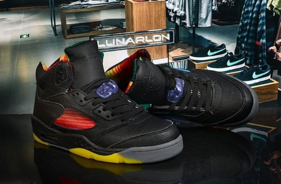 Les baskets Air Jordan 5 offrent un style audacieux et une performance exceptionnelle. leur design unique emblématique. Pas cher. Le moins cher. 