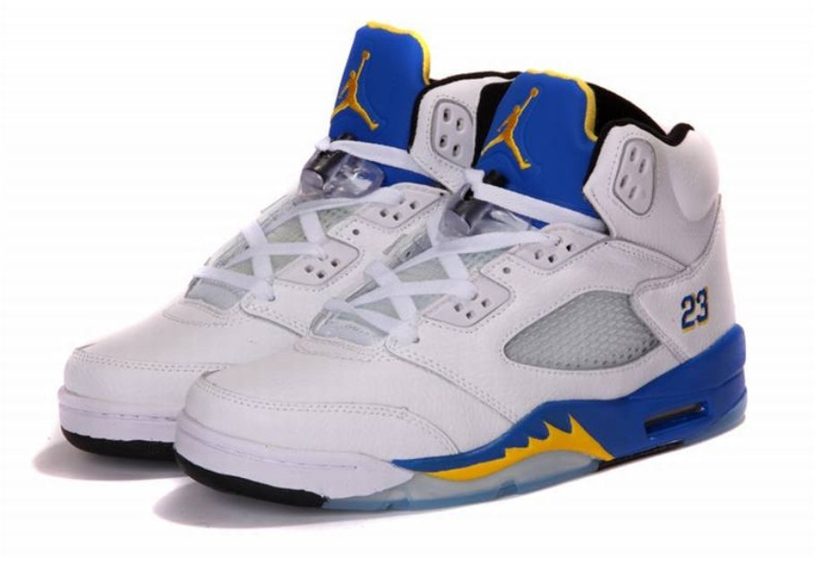 Les baskets Air Jordan 5 offrent un style audacieux et une performance exceptionnelle. leur design unique emblématique. Pas cher. Le moins cher. 