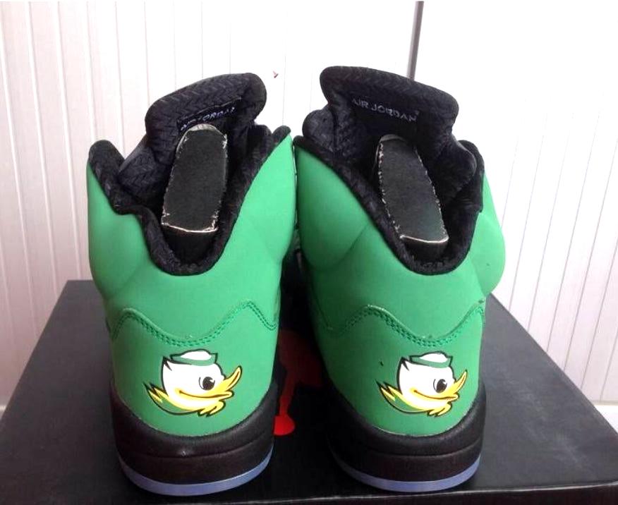 Les baskets Air Jordan 5 offrent un style audacieux et une performance exceptionnelle. leur design unique emblématique. Pas cher. Le moins cher. 