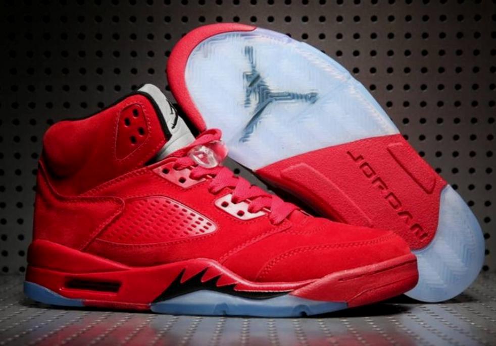 Les baskets Air Jordan 5 offrent un style audacieux et une performance exceptionnelle. leur design unique emblématique. Pas cher. Le moins cher. 