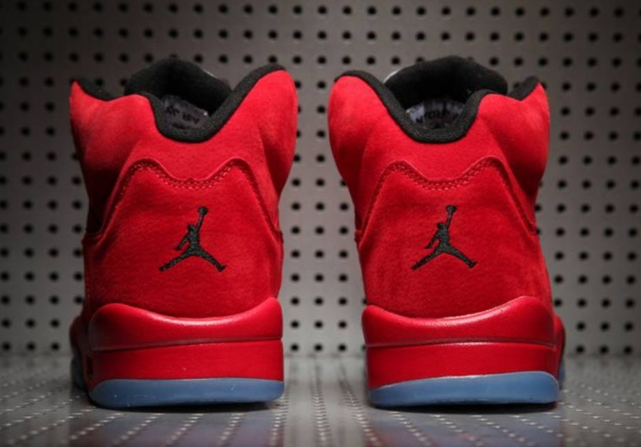 Les baskets Air Jordan 5 offrent un style audacieux et une performance exceptionnelle. leur design unique emblématique. Pas cher. Le moins cher. 