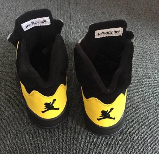 Les baskets Air Jordan 5 offrent un style audacieux et une performance exceptionnelle. leur design unique emblématique. Pas cher. Le moins cher. 