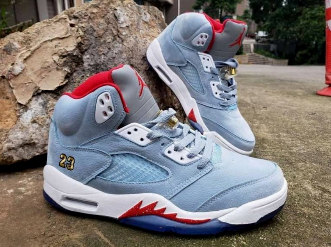 Les baskets Air Jordan 5 offrent un style audacieux et une performance exceptionnelle. leur design unique emblématique. Pas cher. Le moins cher. 