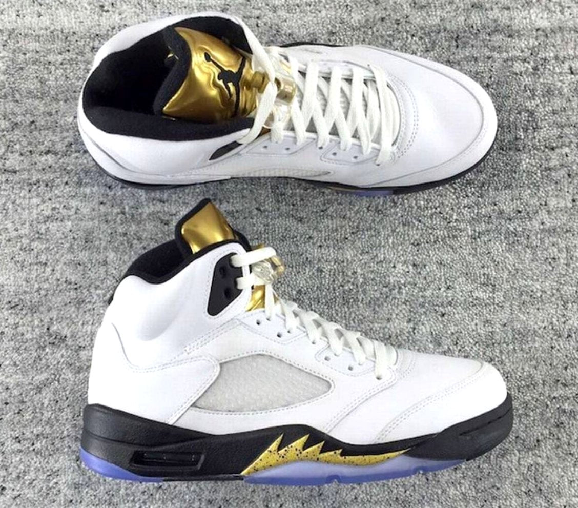 Les baskets Air Jordan 5 offrent un style audacieux et une performance exceptionnelle. leur design unique emblématique. Pas cher. Le moins cher. 