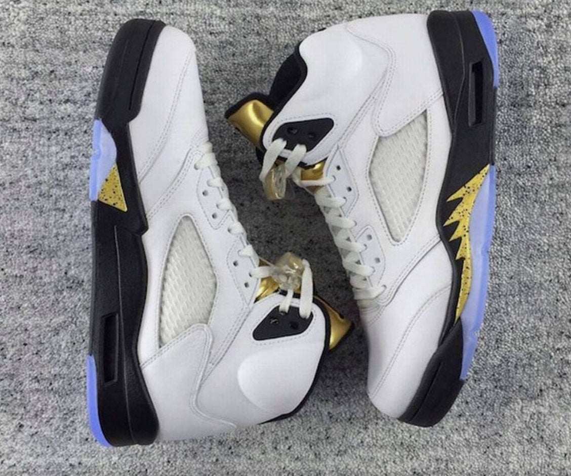 Les baskets Air Jordan 5 offrent un style audacieux et une performance exceptionnelle. leur design unique emblématique. Pas cher. Le moins cher. 