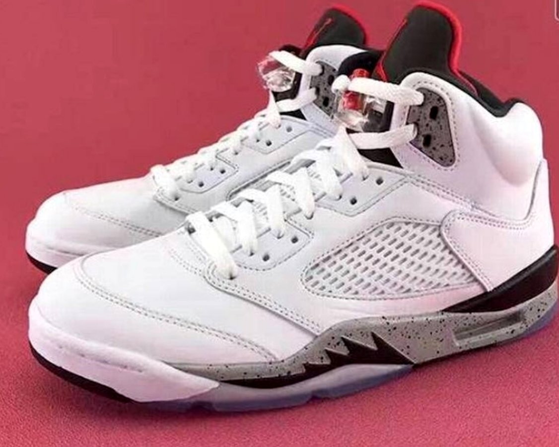 Les baskets Air Jordan 5 offrent un style audacieux et une performance exceptionnelle. leur design unique emblématique. Pas cher. Le moins cher. 
