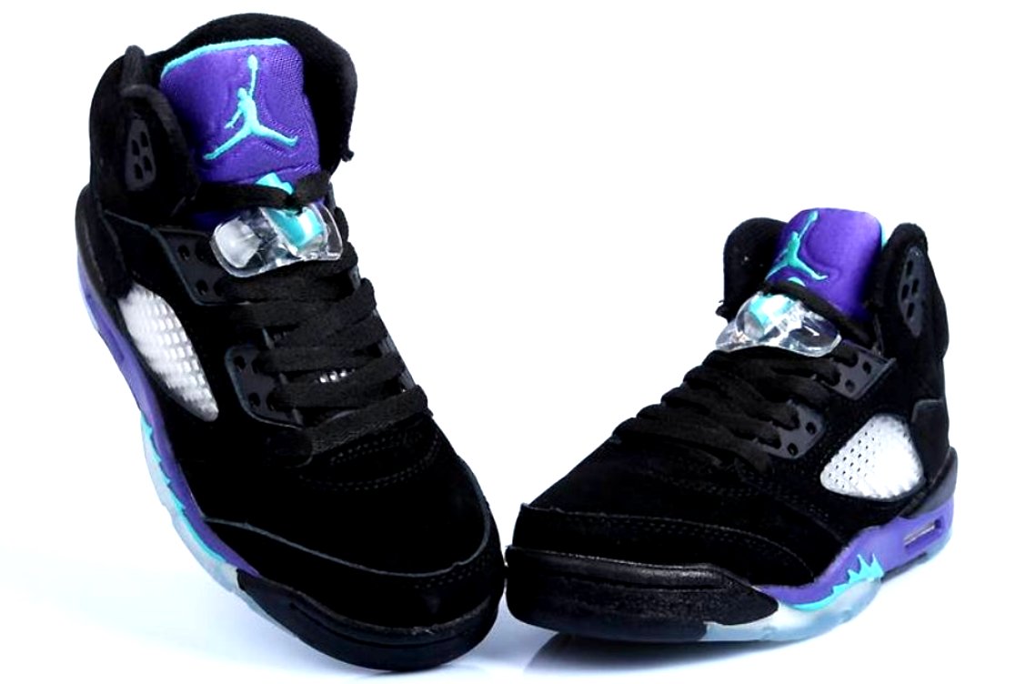 Les baskets Air Jordan 5 offrent un style audacieux et une performance exceptionnelle. leur design unique emblématique. Pas cher. Le moins cher. 