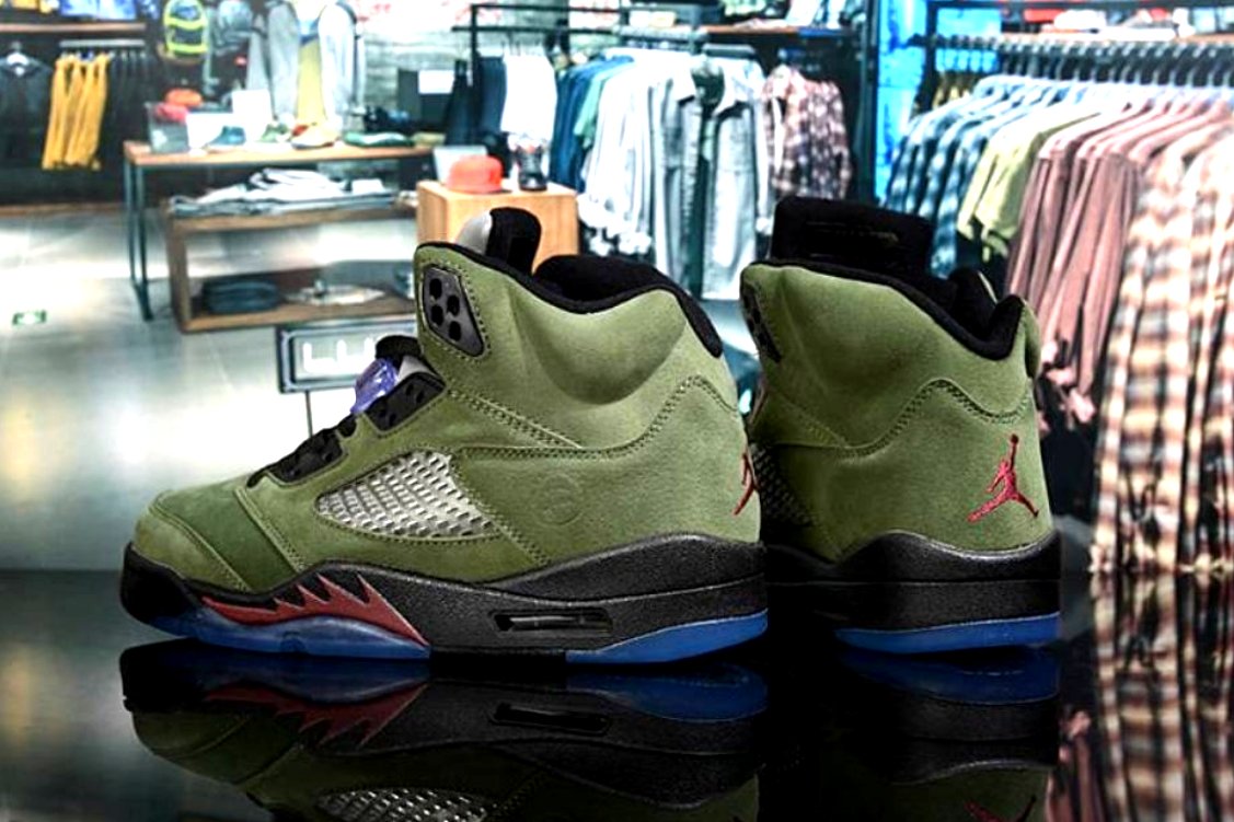 Les baskets Air Jordan 5 offrent un style audacieux et une performance exceptionnelle. leur design unique emblématique. Pas cher. Le moins cher. 