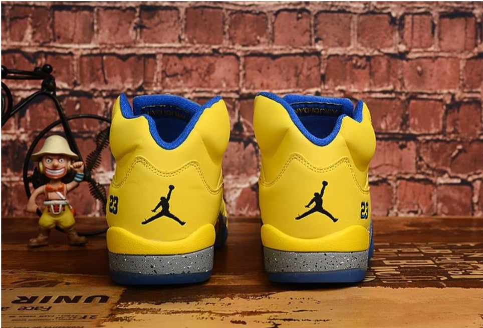 Les baskets Air Jordan 5 offrent un style audacieux et une performance exceptionnelle. leur design unique emblématique. Pas cher. Le moins cher. 