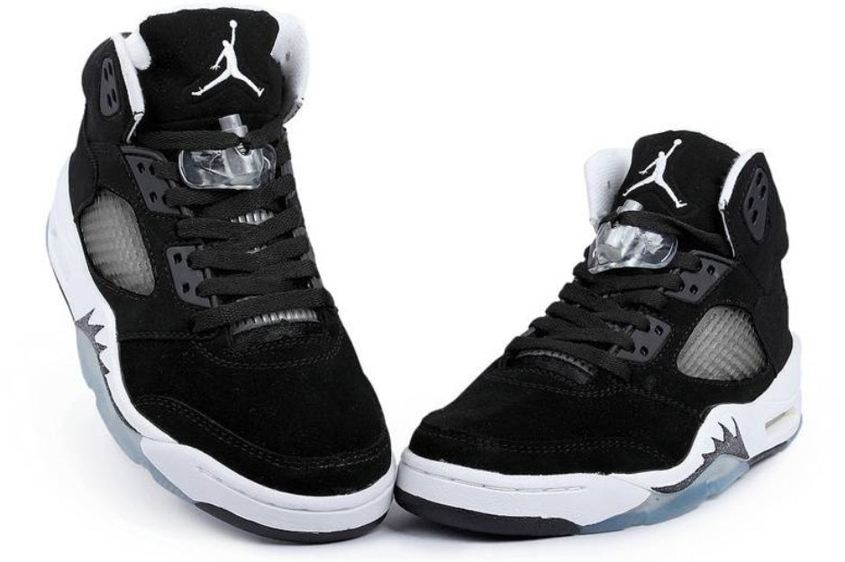 Air Jordan 5 Retro Moonlight (Oreo) sneakers