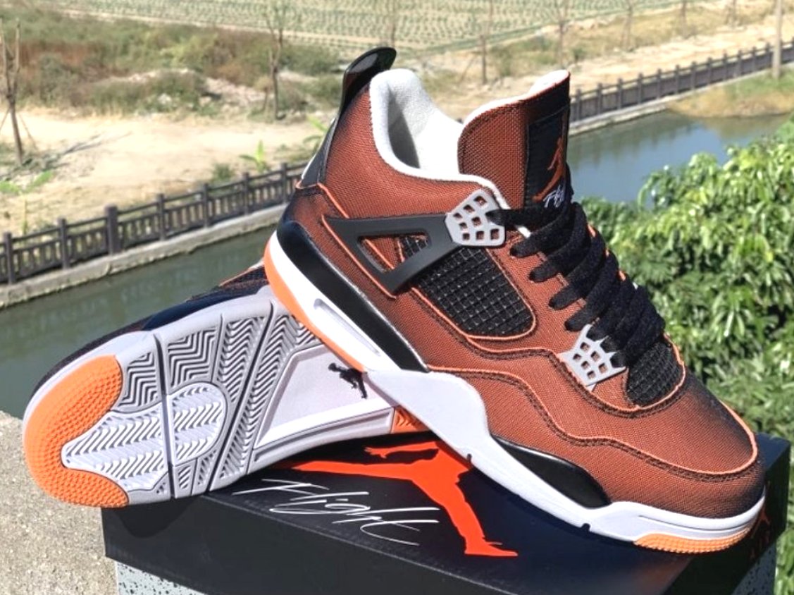  Les baskets Air Jordan 4 offrent un style iconique et une performance remarquable.

leur design distinctif pas cher. le moin cher. 