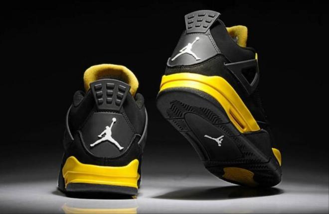  Les baskets Air Jordan 4 offrent un style iconique et une performance remarquable.

leur design distinctif pas cher. le moin cher. 