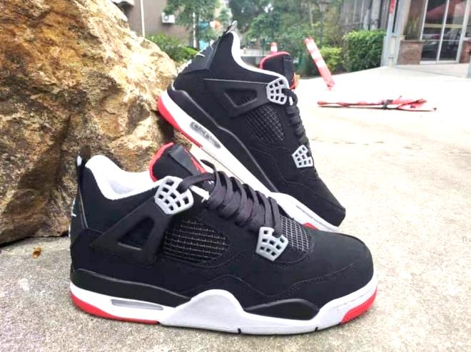  Les baskets Air Jordan 4 offrent un style iconique et une performance remarquable.

leur design distinctif pas cher. le moin cher. 