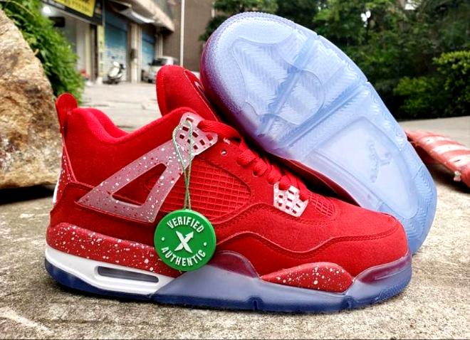  Les baskets Air Jordan 4 offrent un style iconique et une performance remarquable.

leur design distinctif pas cher. le moin cher. 