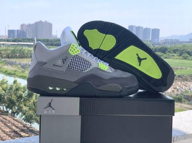  Les baskets Air Jordan 4 offrent un style iconique et une performance remarquable.

leur design distinctif pas cher. le moin cher. 