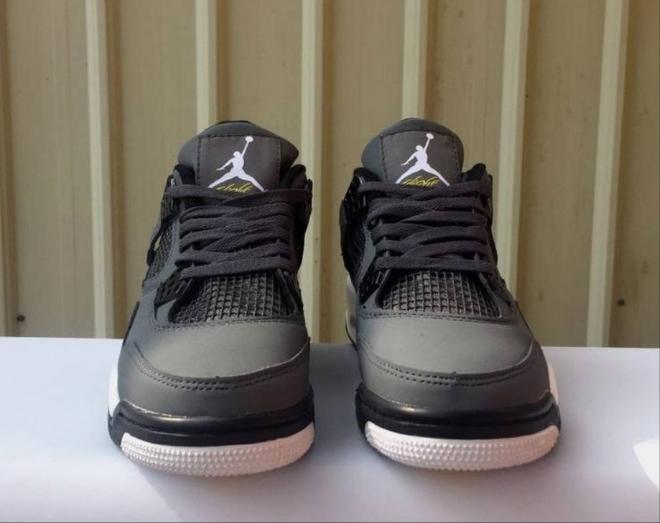  Les baskets Air Jordan 4 offrent un style iconique et une performance remarquable.

leur design distinctif pas cher. le moin cher. 