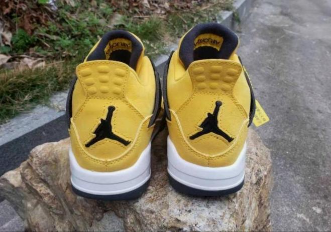  Les baskets Air Jordan 4 offrent un style iconique et une performance remarquable.

leur design distinctif pas cher. le moin cher. 