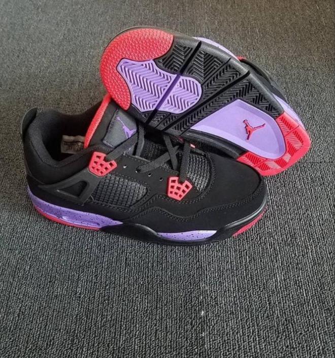  Les baskets Air Jordan 4 offrent un style iconique et une performance remarquable.

leur design distinctif pas cher. le moin cher. 