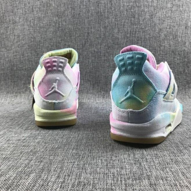  Les baskets Air Jordan 4 offrent un style iconique et une performance remarquable.

leur design distinctif pas cher. le moin cher. 