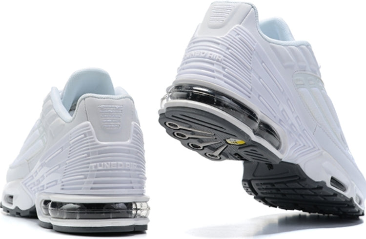 baskets Nike Air Max Plus 3 Triple White