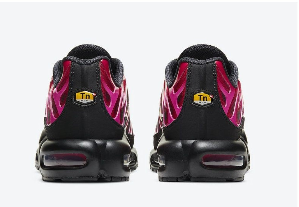 baskets Nike Air Max Plus tn  X Supreme Black Red Pink