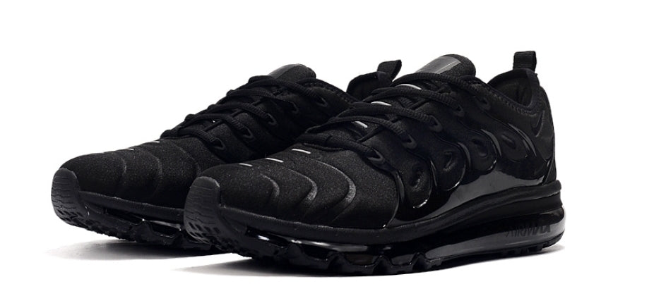 baskets Nike tn requin air max "VAP Triple Black"