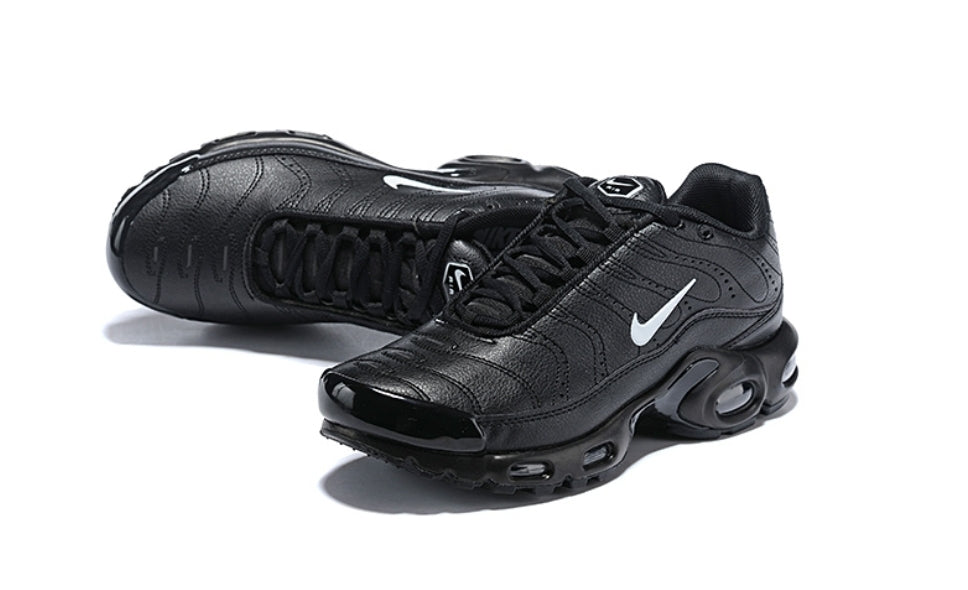 Les Baskets Nike TN Plating incarnent un style audacieux et une performance ultime.

Par ailleurs, leur design distinctif et leur utilisation.