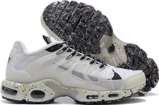 Les baskets Nike TN Air Max Terrascape Plus offrent un style polyvalent et une performance robuste.
 design distinctif.pas cher. Le moins cher.