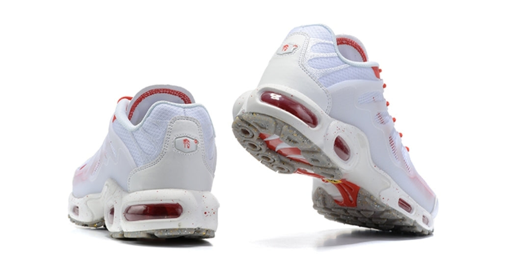  Les baskets Nike TN Air Max Terrascape Plus offrent un style polyvalent et une performance robuste.

 design distinctif.pas cher. Le moins cher.