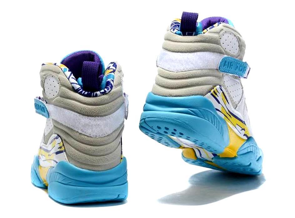Les baskets Air Jordan 8 offrent un style audacieux et une performance exceptionnelle.

De plus, leur design distinctif et l'utilisation.