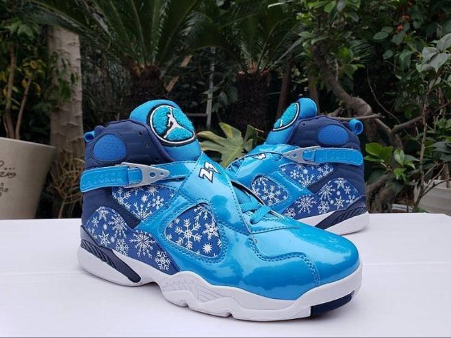 Les baskets Air Jordan 8 offrent un style audacieux et une performance exceptionnelle.

De plus, leur design distinctif et l'utilisation.