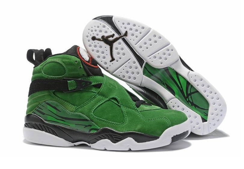 Les baskets Air Jordan 8 offrent un style audacieux et une performance exceptionnelle.

De plus, leur design distinctif et l'utilisation.