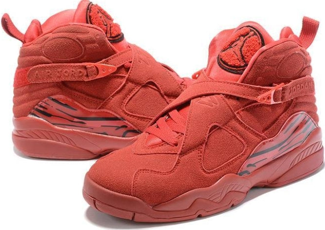 Les baskets Air Jordan 8 offrent un style audacieux et une performance exceptionnelle.

De plus, leur design distinctif et l'utilisation.