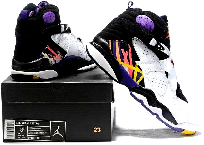 Les baskets Air Jordan 8 offrent un style audacieux et une performance exceptionnelle.

De plus, leur design distinctif et l'utilisation.
