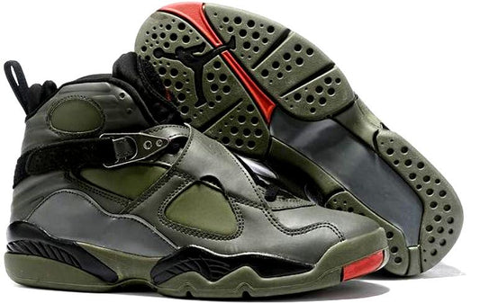 Les baskets Air Jordan 8 offrent un style audacieux et une performance exceptionnelle.

De plus, leur design distinctif et l'utilisation.