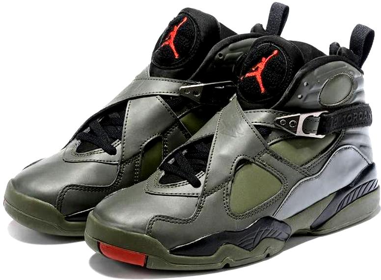 Les baskets Air Jordan 8 offrent un style audacieux et une performance exceptionnelle.

De plus, leur design distinctif et l'utilisation.