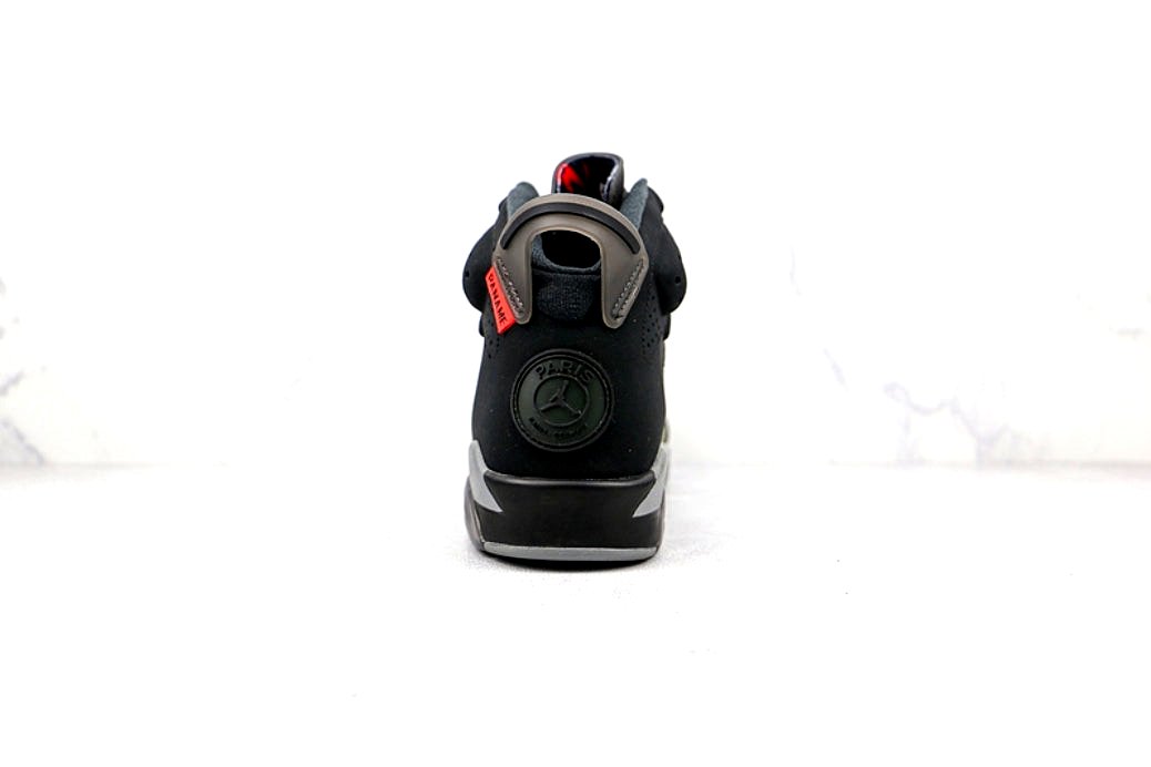 Les baskets Air Jordan 6 offrent un style emblématique  performance remarquable.
design distinctif matériaux. Baskets pas Cher. Le moins cher.