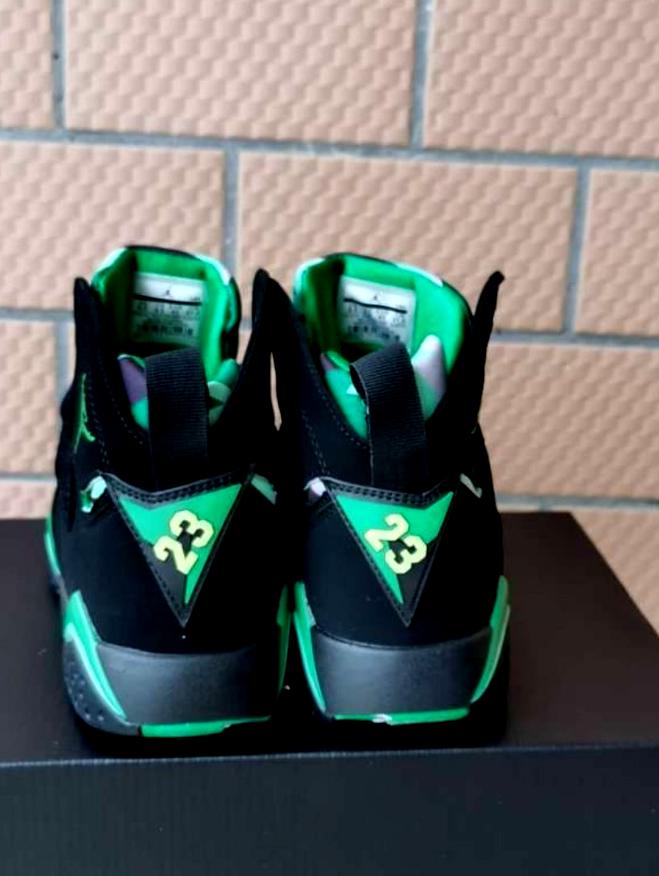 Les baskets Air Jordan 7 offrent un style iconique et une performance exceptionnelle.
  design emblématique   haute qualité. Au meilleur prix. Pas cher