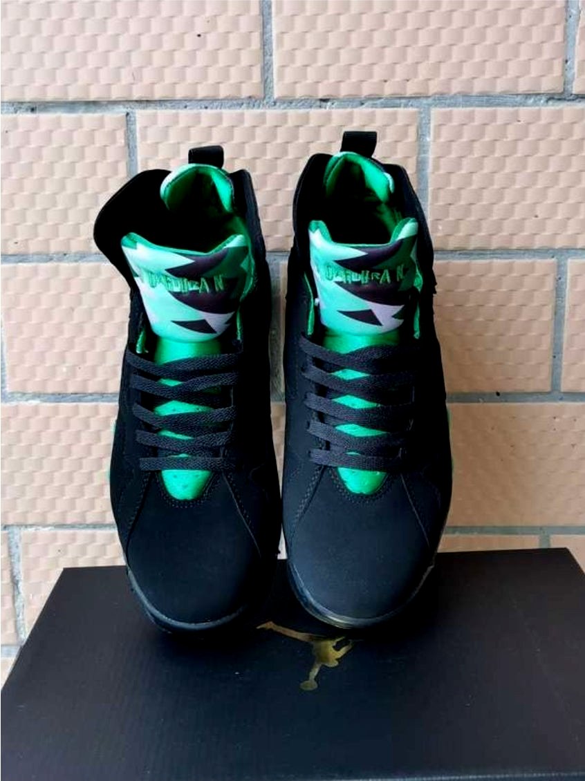 Les baskets Air Jordan 7 offrent un style iconique et une performance exceptionnelle.
  design emblématique   haute qualité. Au meilleur prix. Pas cher