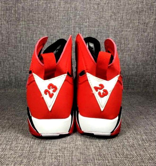 Les baskets Air Jordan 7 offrent un style iconique et une performance exceptionnelle.
  design emblématique   haute qualité. Au meilleur prix. Pas cher